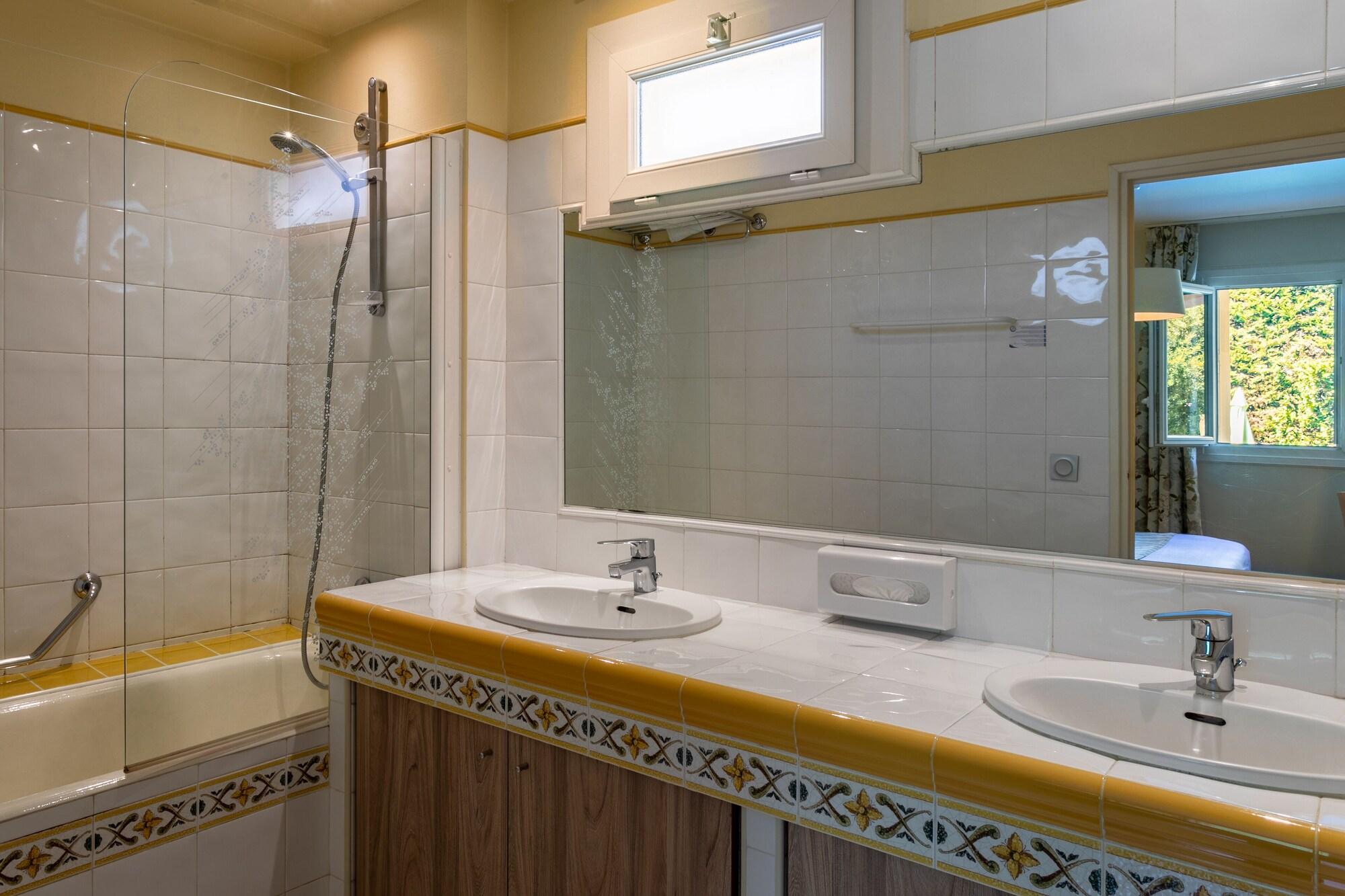 Hotel Mireille Αρλ Εξωτερικό φωτογραφία