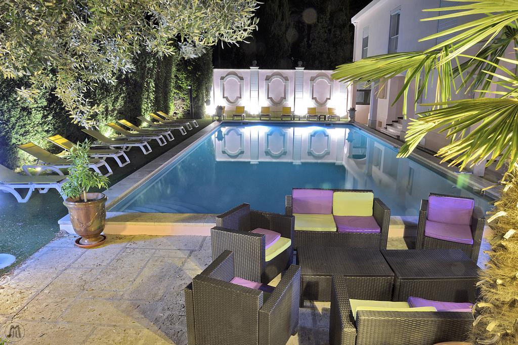 Hotel Mireille Αρλ Εξωτερικό φωτογραφία
