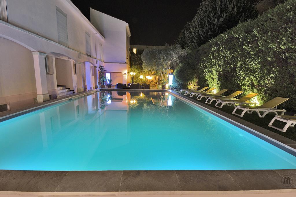 Hotel Mireille Αρλ Εξωτερικό φωτογραφία