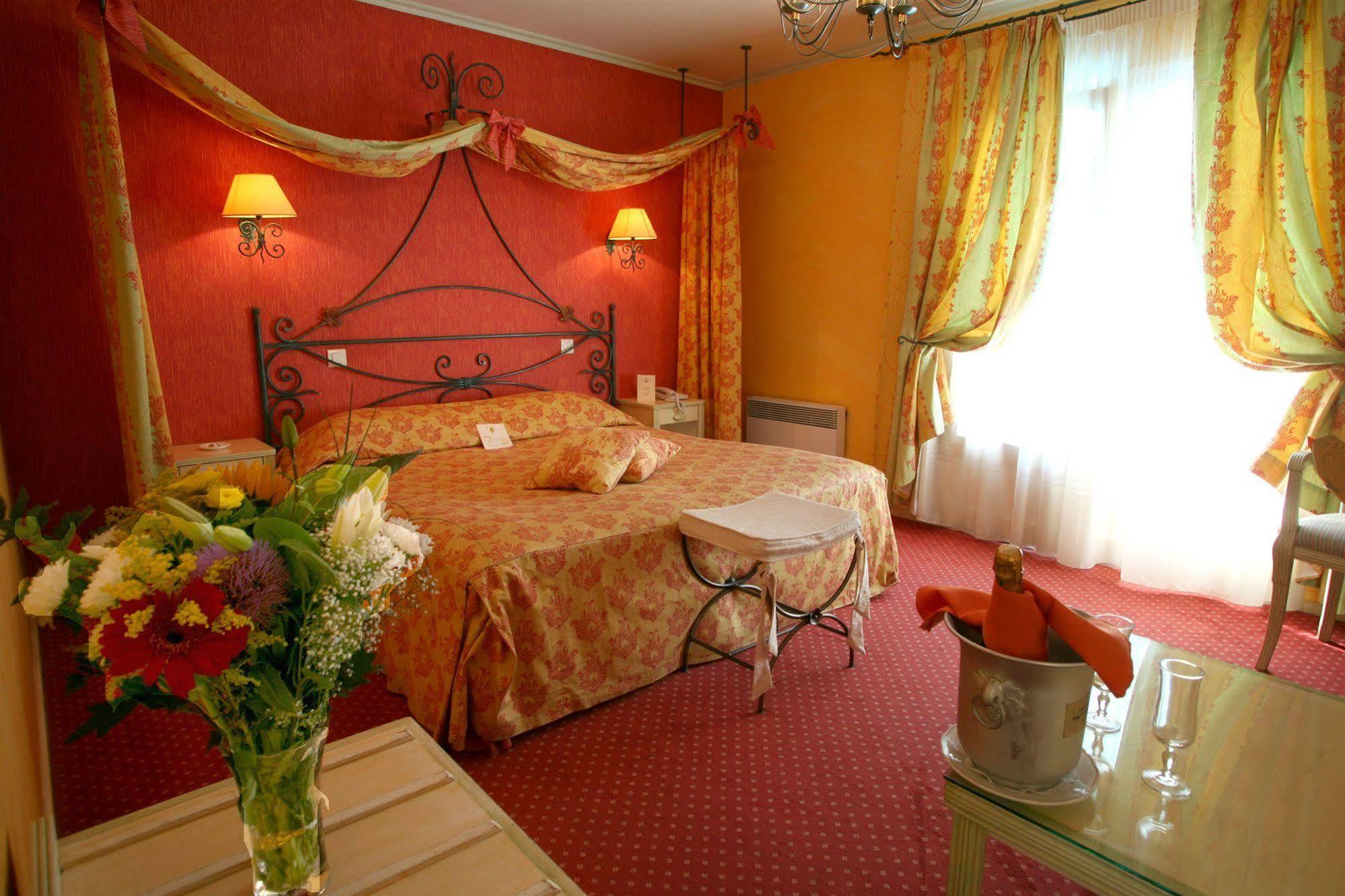 Hotel Mireille Αρλ Εξωτερικό φωτογραφία