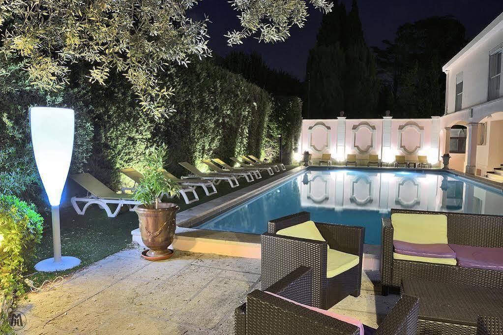Hotel Mireille Αρλ Εξωτερικό φωτογραφία